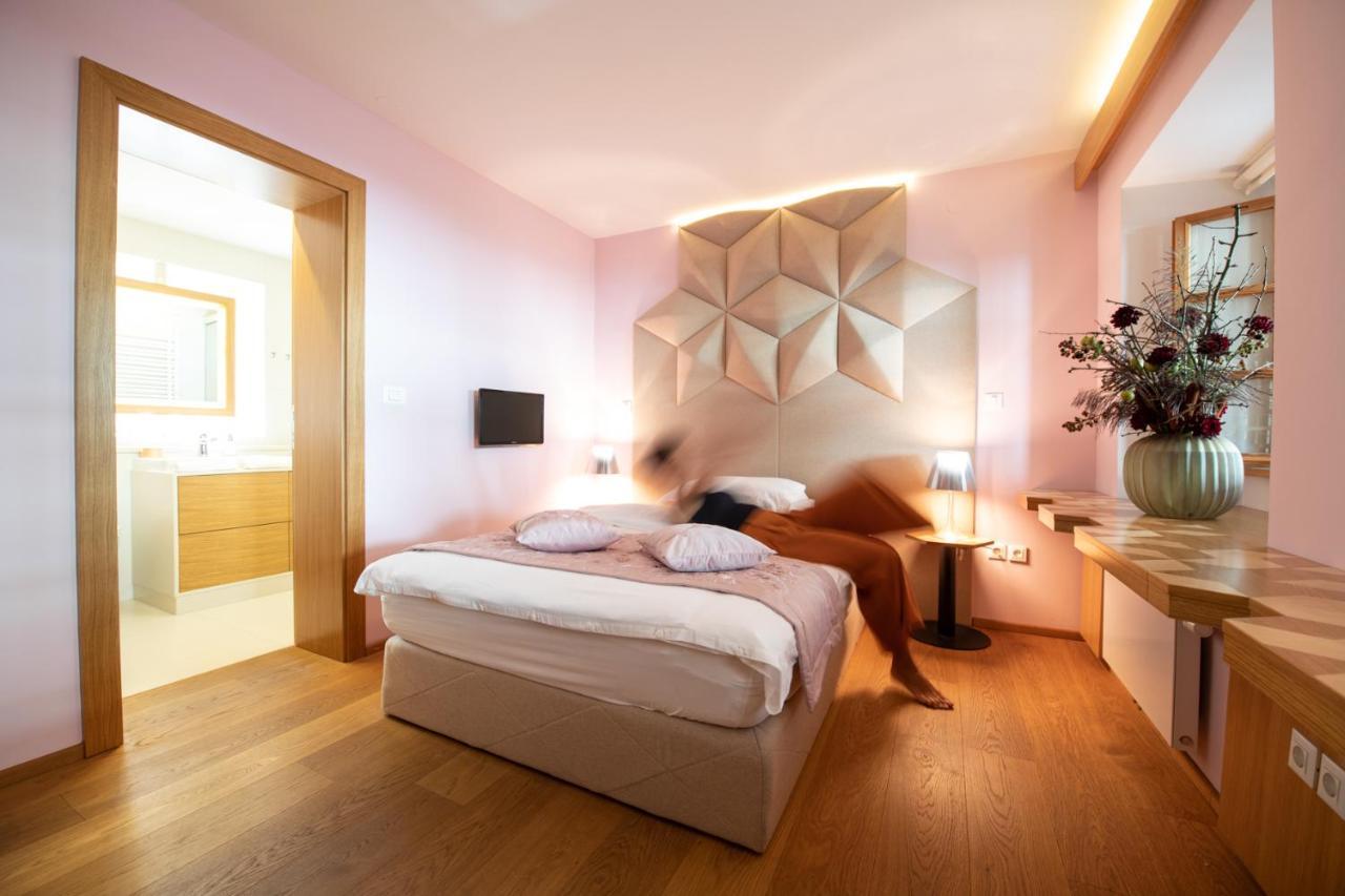 Skrabceva Domacija Hotel Ribnica Luaran gambar